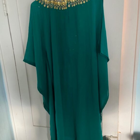 Long flowing ornate top - Picture 2 of 3